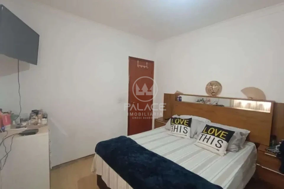 Casa a venda no bairro Agua Branca