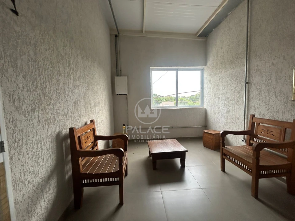 BARRACÃO PARA ALUGAR EM EXCELENTE LOCALIZAÇÃO E CONDIÇÕES - 1.000M²