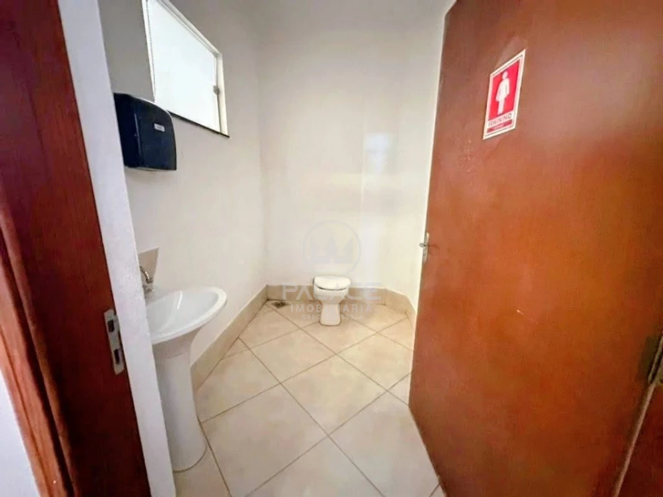 barracão ( Parque Taquaral )