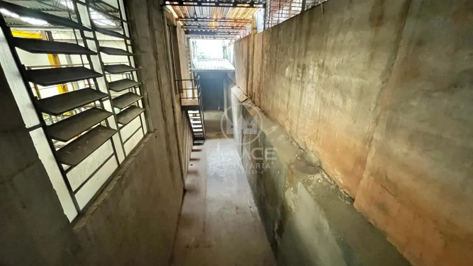 BARRACÃO COM PONTE ROLANTE PARA LOCAÇÃO NA PAULICEIA, PROX A AV 31 DE MARÇO