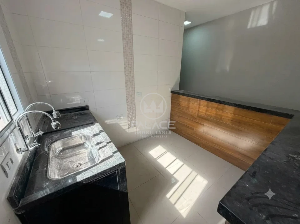 CASA PARA LOCAÇÃO / 2 QUARTOS / 1 SUITE / 2 VAGAS GARAGEM