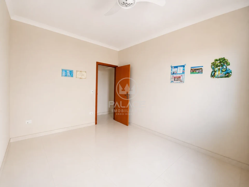 CASA PARA LOCAÇÃO / 3 QUARTOS / AGUA BRANCA