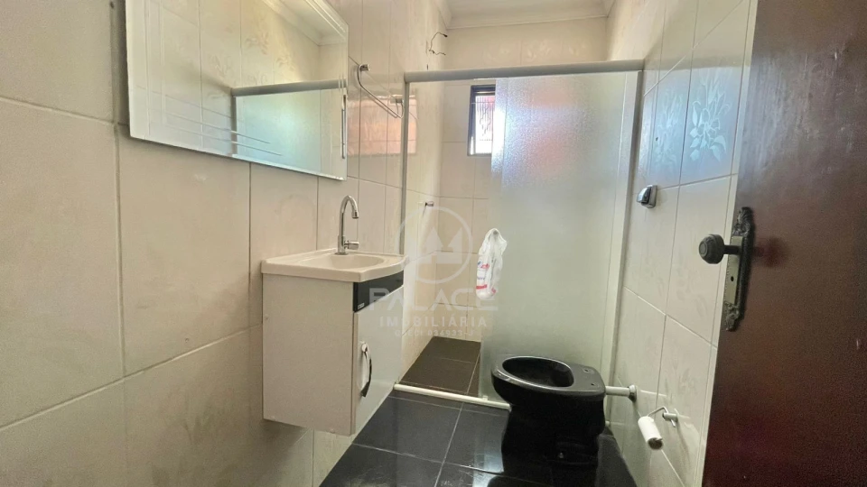 CASA / LOCACAO / JARAGUA / 2 QUARTOS / 70m²