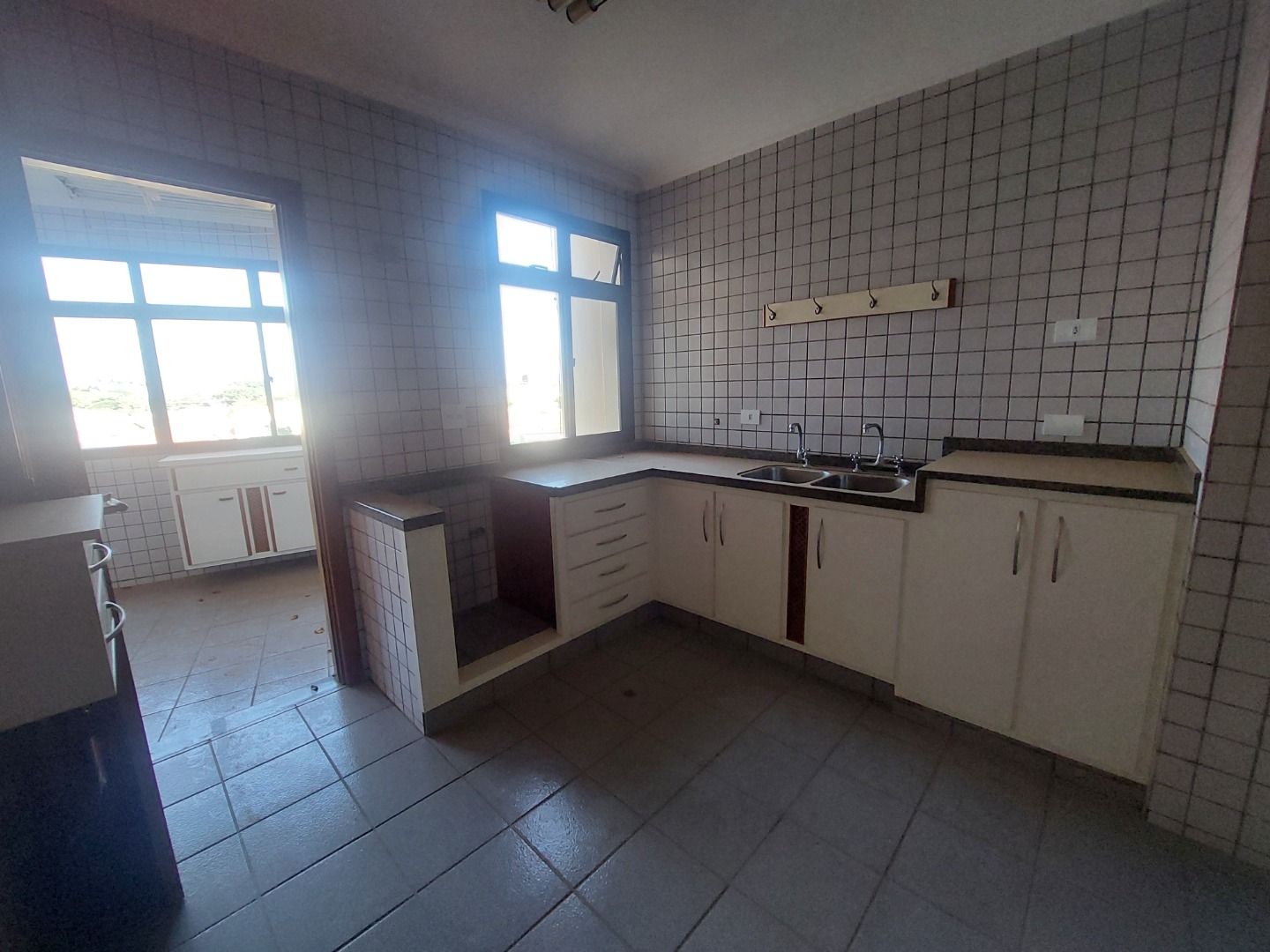 Imagens do imóveis apartamento à venda em centro, rio das pedras 3 quartos 214m²