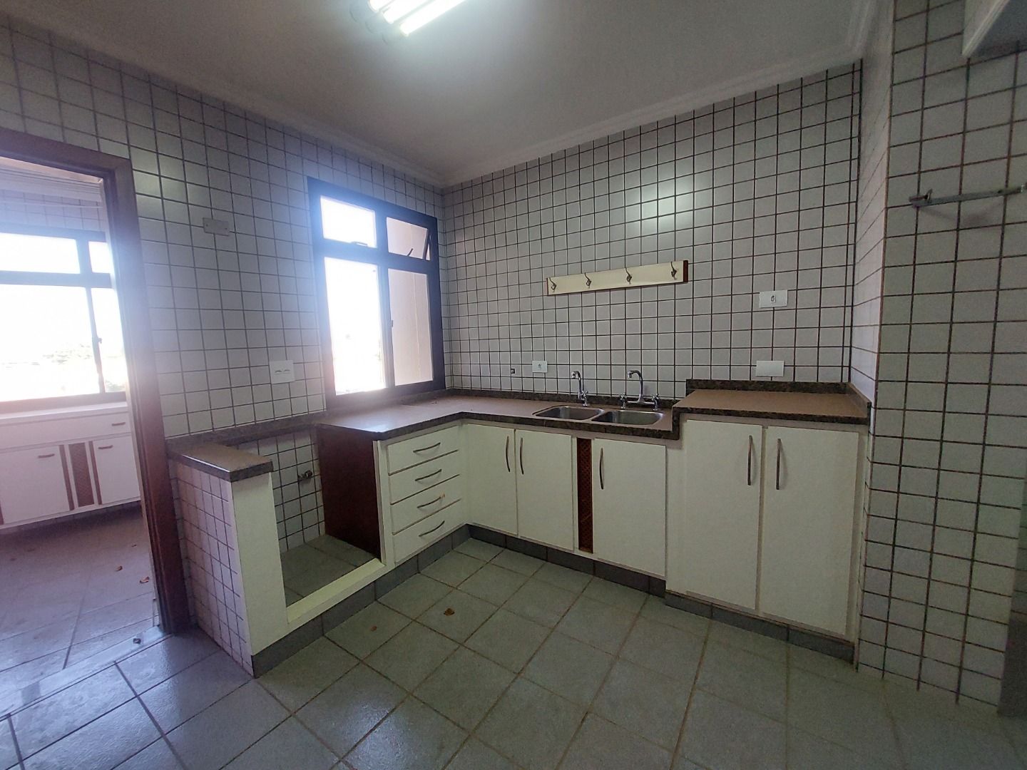 Imagens do imóveis apartamento à venda em centro, rio das pedras 3 quartos 214m²