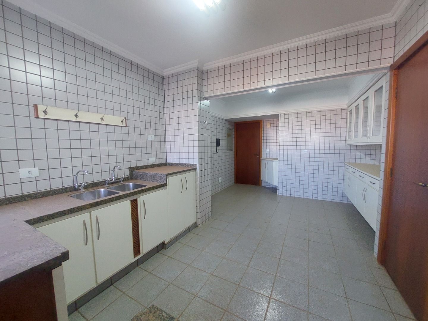 Imagens do imóveis apartamento à venda em centro, rio das pedras 3 quartos 214m²