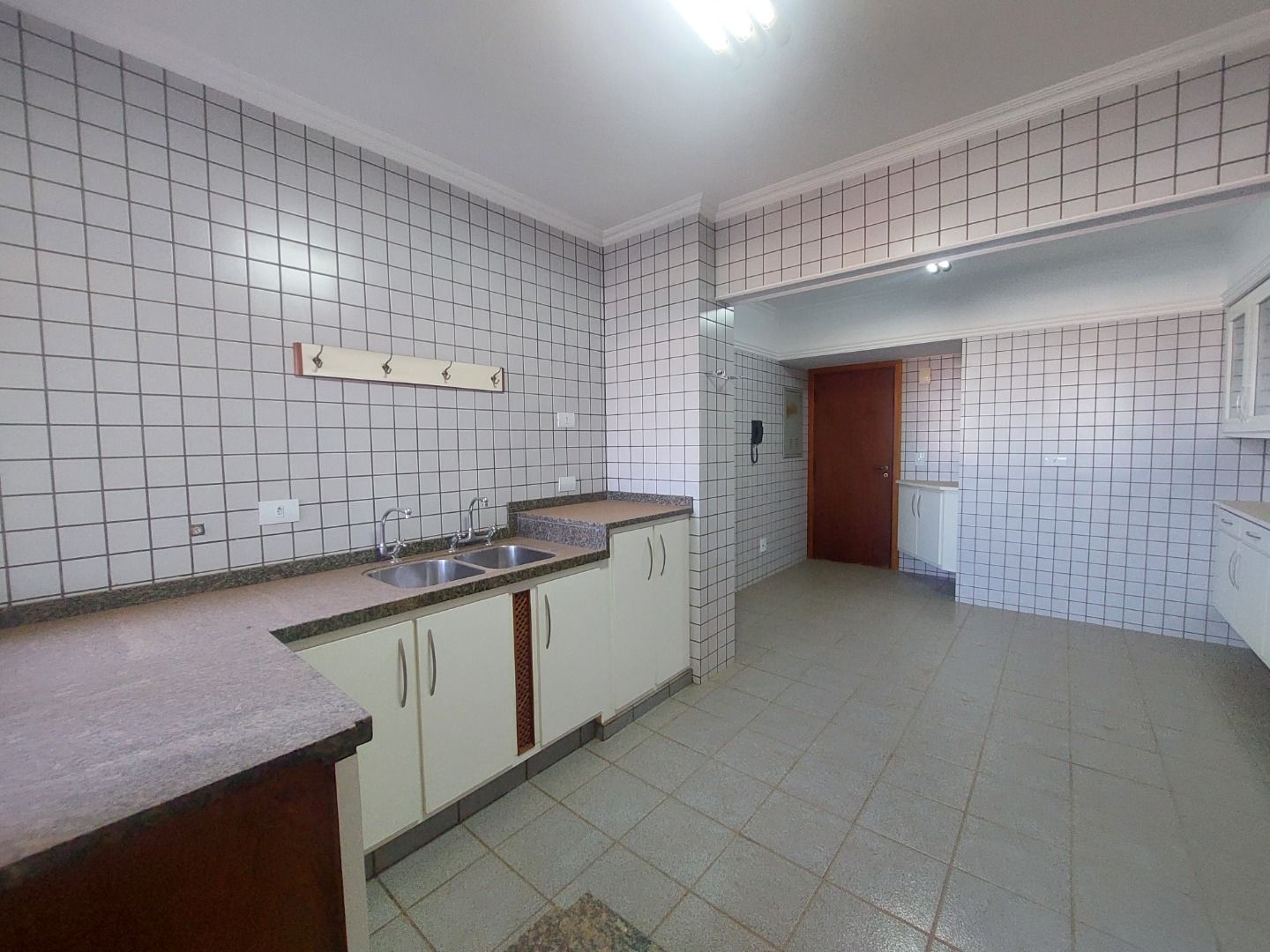Imagens do imóveis apartamento à venda em centro, rio das pedras 3 quartos 214m²