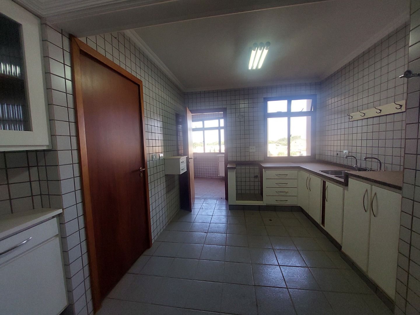 Imagens do imóveis apartamento à venda em centro, rio das pedras 3 quartos 214m²