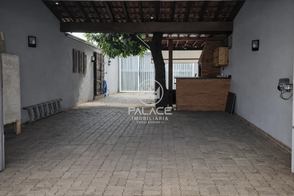 Sobrado com fino acabamento a venda no bairro Pompéia, Piracicaba, SP.