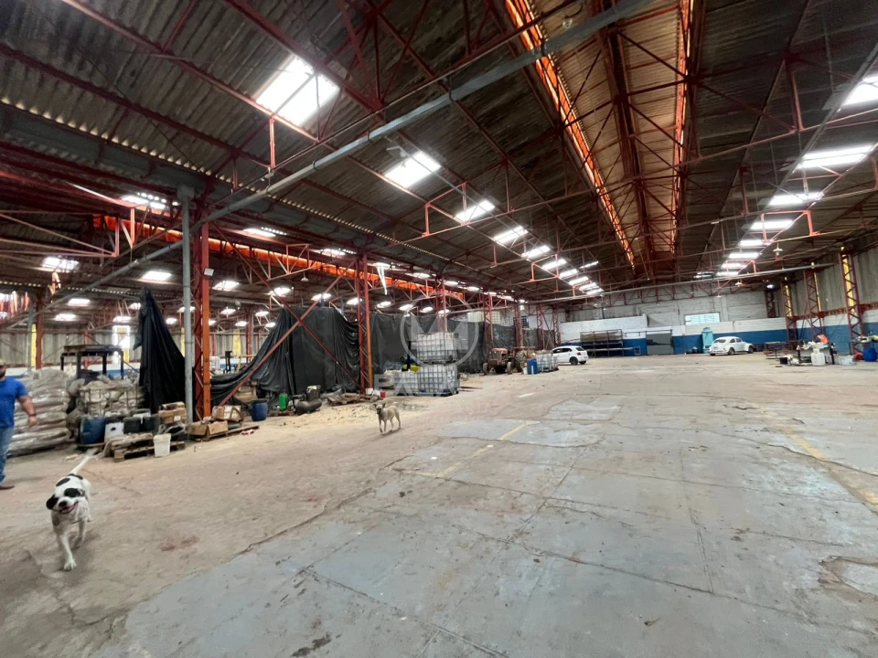 Prédio Inteiro, 3000 m² - Foto 1