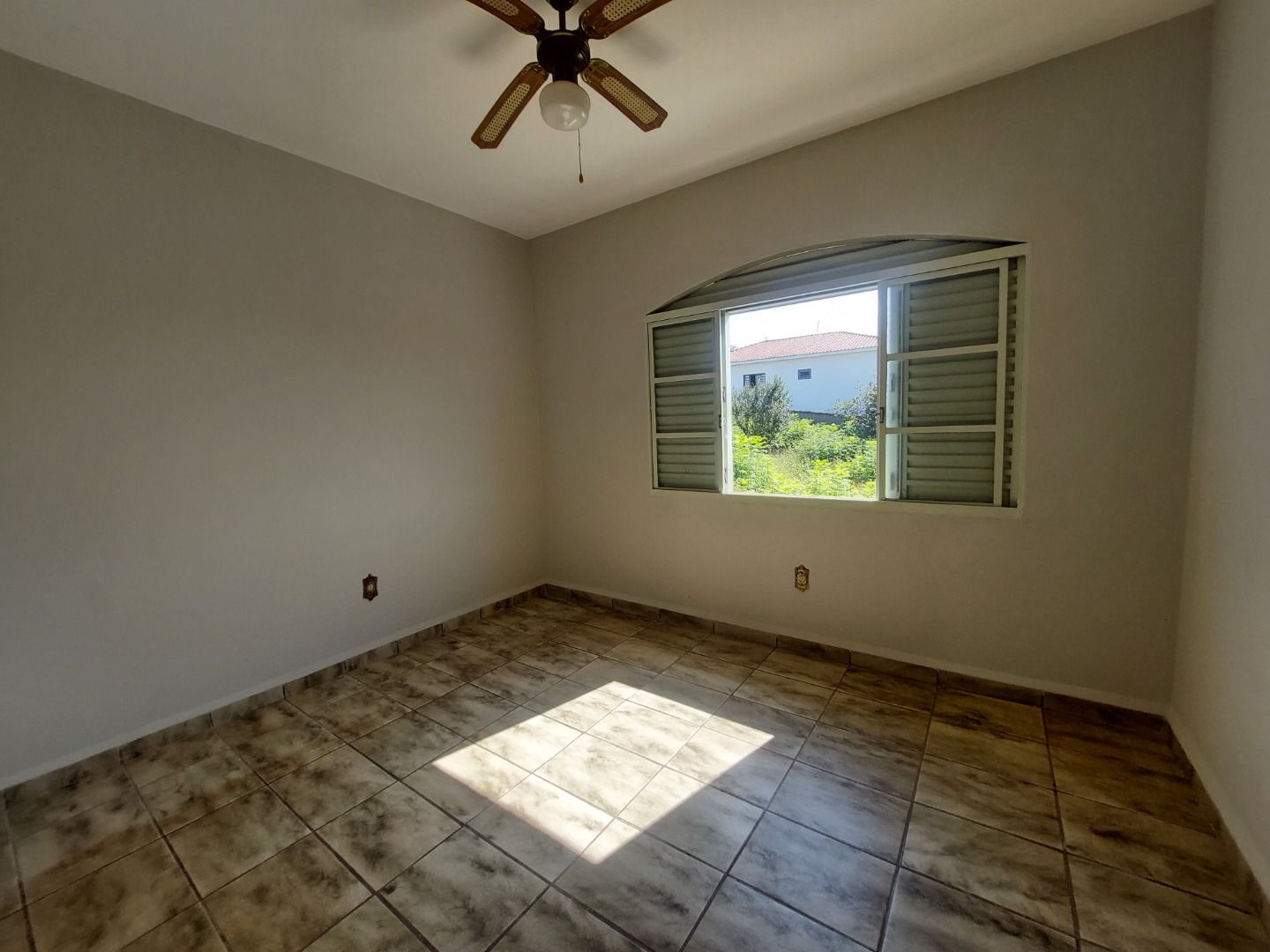 Imagens do imóveis casa à venda em jardim burity, são pedro 3 quartos 400m²