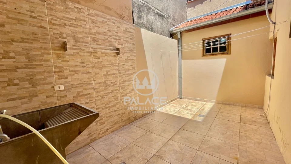 CASA PARA ALUGUEL 3 QUARTOS, 2 SUITES, 6 VAGAS , JARDIM JUPIÁ - PIRACICABA