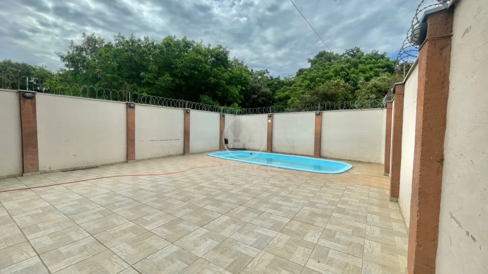 CASA / LOCAÇÃO / EDICULA / PISCINA / SANTA TEREZINHA