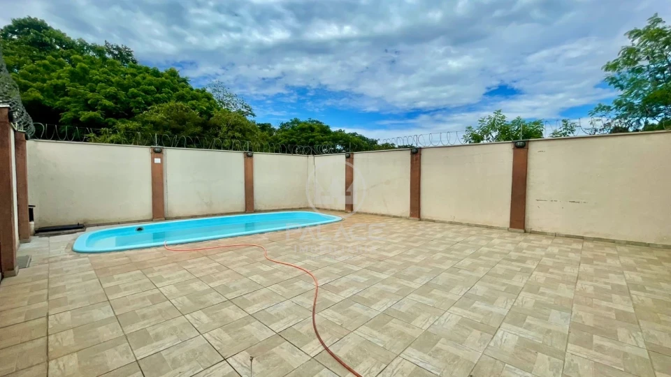CASA / LOCAÇÃO / EDICULA / PISCINA / SANTA TEREZINHA