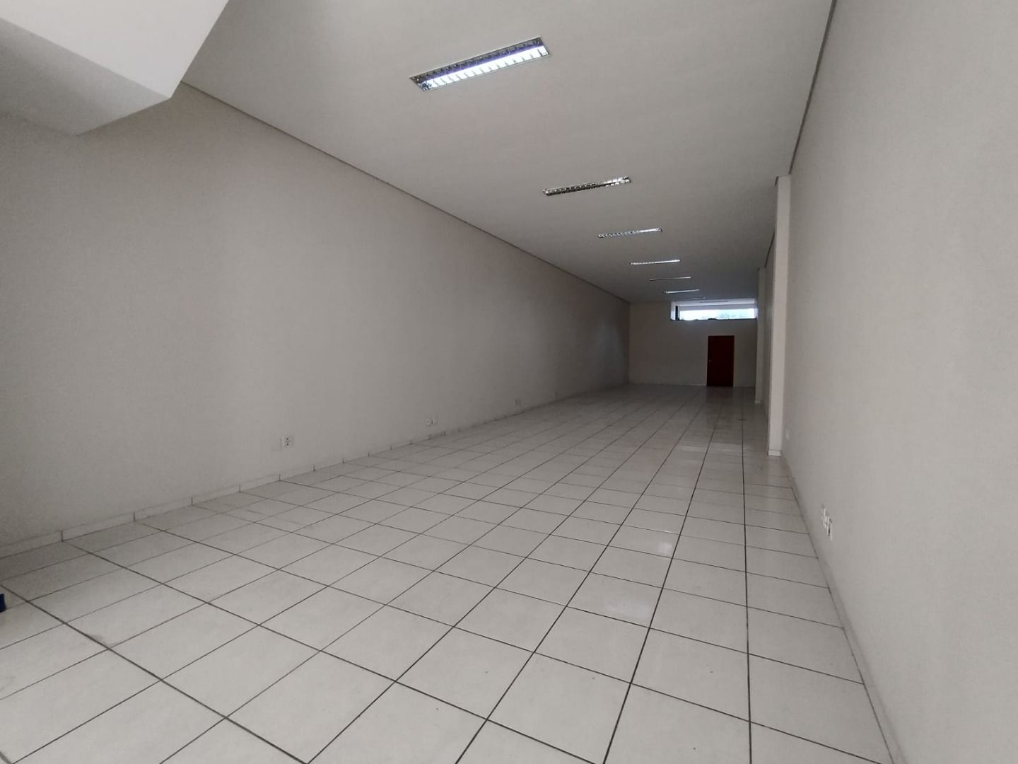 Imagens do imóveis Barracão para alugar, 210 m² por RS 3.800-mês - Santa Terezinha - Piracicaba-SP