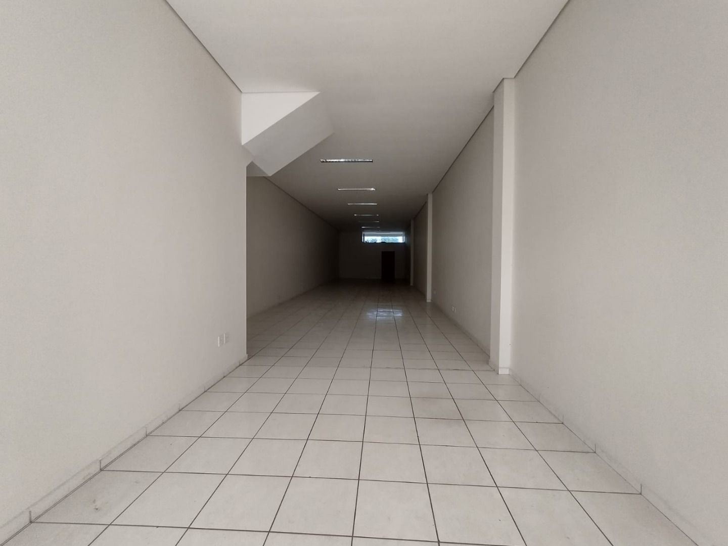 Imagens do imóveis Barracão para alugar, 210 m² por RS 3.800-mês - Santa Terezinha - Piracicaba-SP