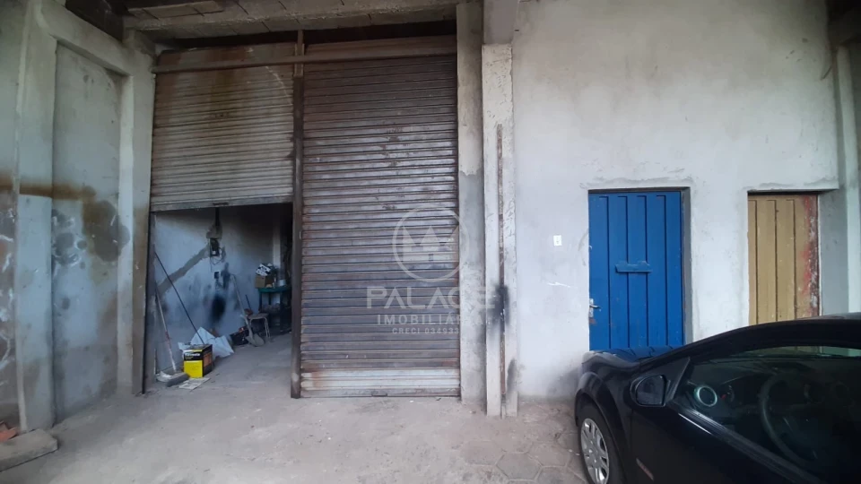 Imagens do imóveis BARRACÃO  PARA LOCAÇÃO /  AGUA BRANCA