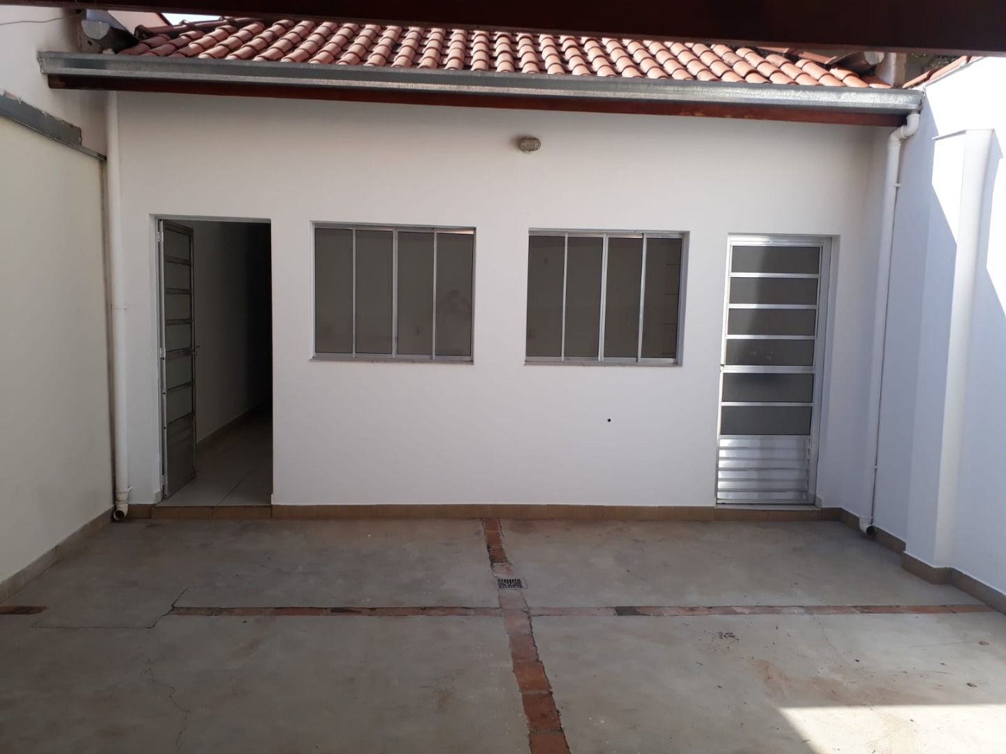 Casa com 2 dormitórios para alugar, 100 m²  - Centro (Ártemis) - Piracicaba-SP