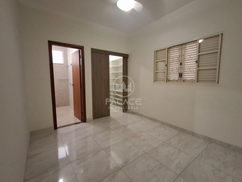 Casa térrea com 3 suítes no Recanto Piracicamirim, Piracicaba, SP.