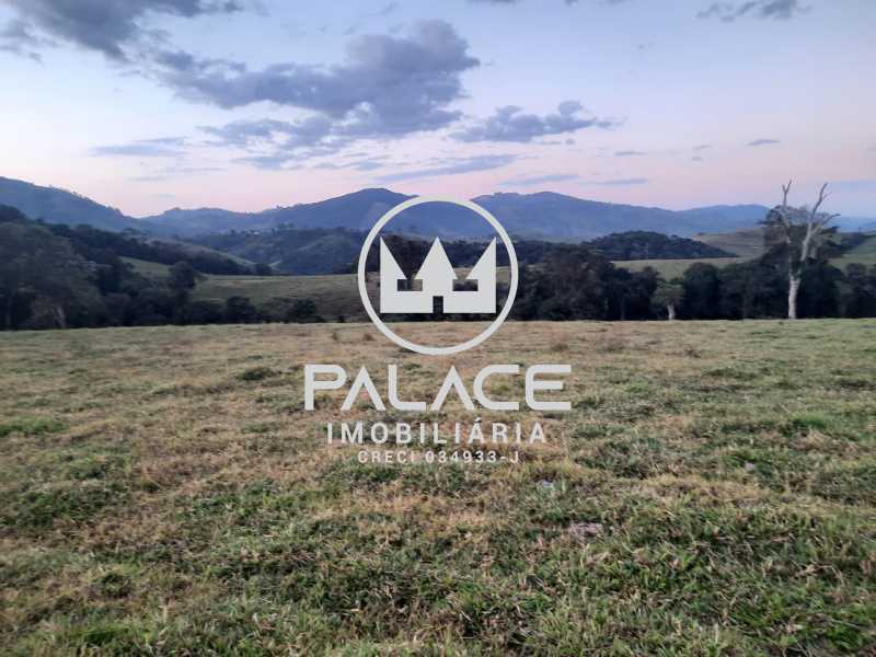 Imagens do imóveis fazenda à venda em centro, ouro fino 1936000m²