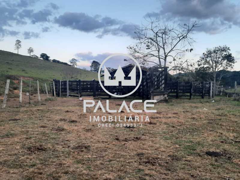 Imagens do imóveis fazenda à venda em centro, ouro fino 1936000m²