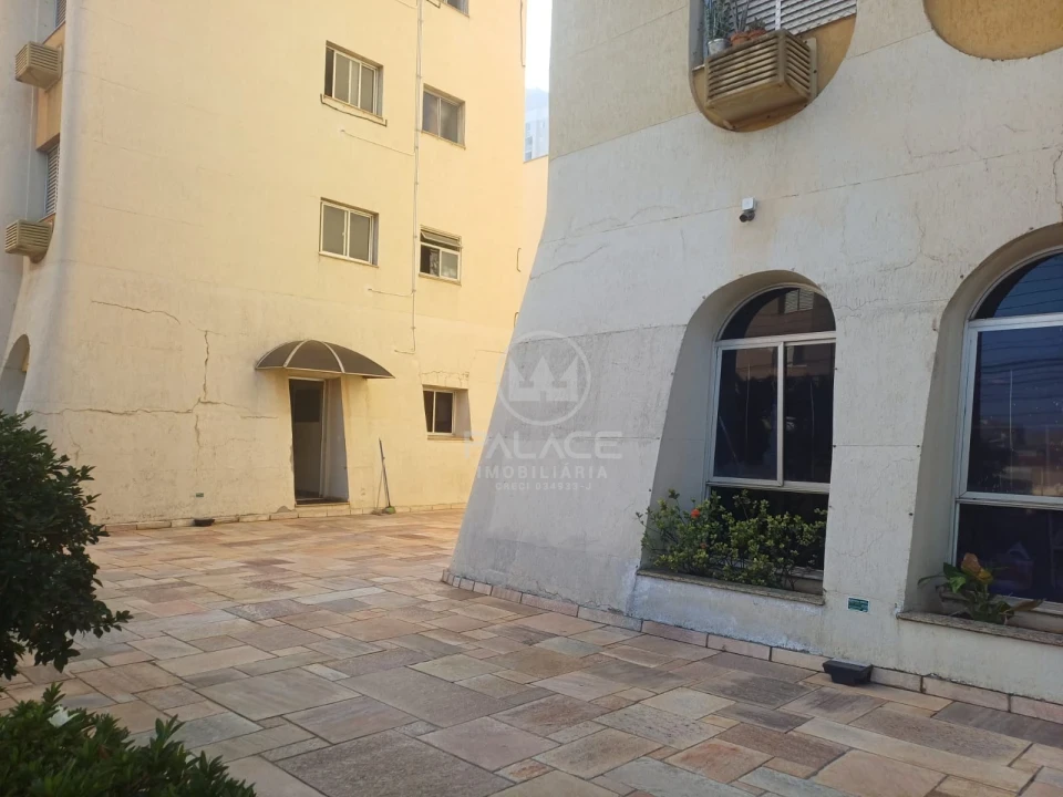 APARTAMENTO A VENDA NO EDIFICIO VERSALHES