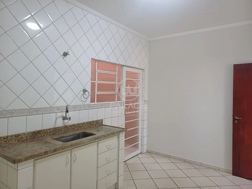 CASA A VENDA NO BAIRRO PIRACICAMIRIM