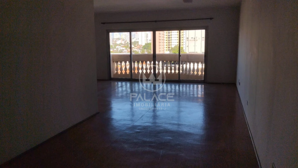 Apartamento : Padrão / Residencial / Centro