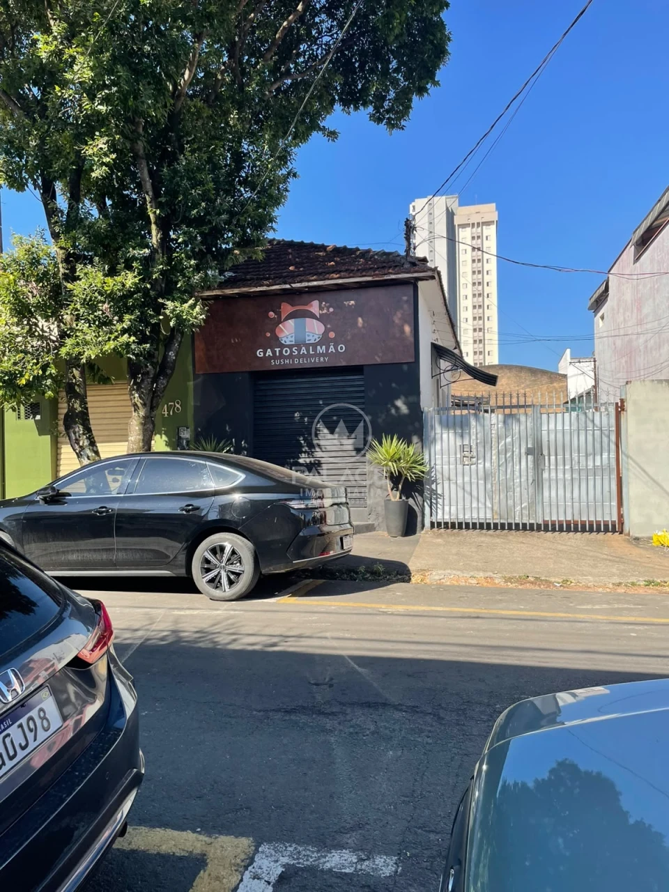 vende 7 quitinetes e 2 comercial, no mesmo terreno. Excelente investimento