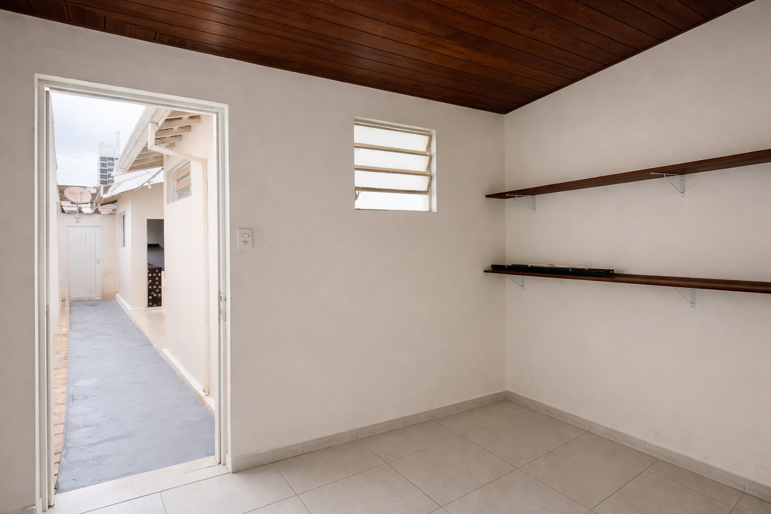 CASA / LOCACAO / 2 QUARTOS / BAIRRO ALTO