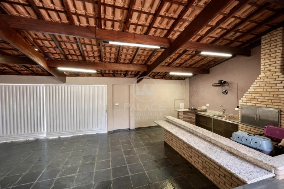 CASA TÉRREA A VENDA NO BAIRRO JARDIM ABAETÉ, PIRACICABA, SP.