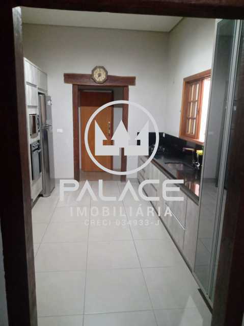 Imagens do imóveis Casa de rua - Térrea / Residencial / Centro