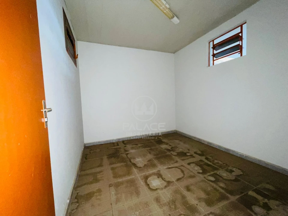 Sobre barracão com 296 m² para alugar em Piracicaba