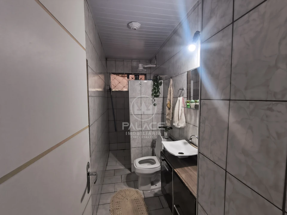 Imagens do imóveis Casa  de esquina excelente á venda na Balbo