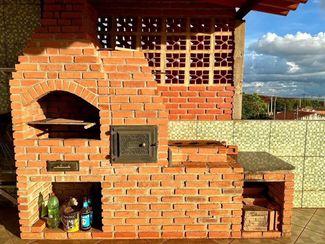 Imagens do imóveis casa à venda em residencial luiz massud coury, rio das pedras 3 quartos 250m²