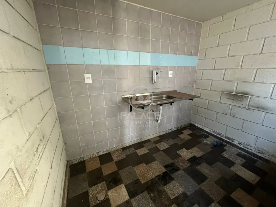 BARRACÃO COMERCIAL PARA ALUGAR EM PARQUE SÃO JORGE COM 250M² - Foto 12