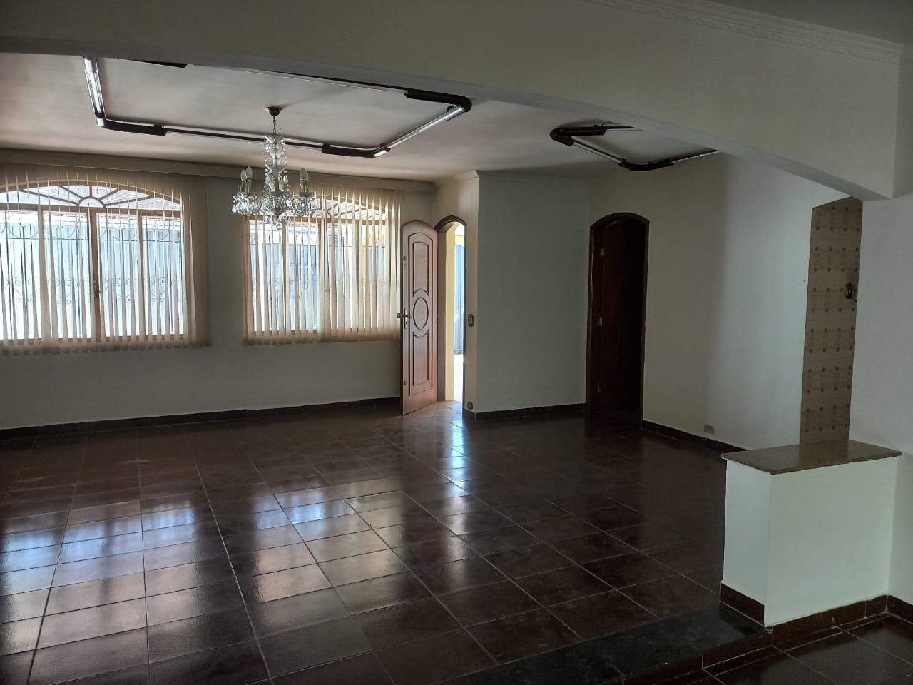 Imagens do imóveis Salão Sobreloja com excelente espaço, bem localizado, com 2 wc, balcão e cozinha, muito clean.