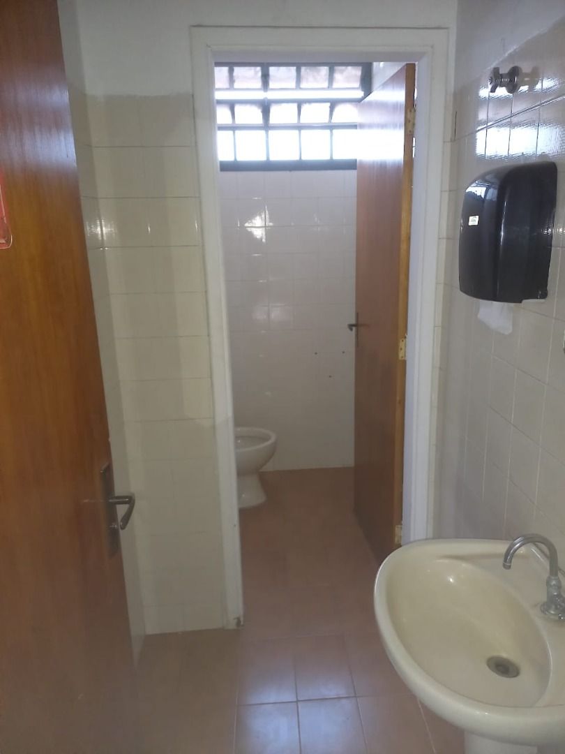 Imagens do imóveis Salão Sobreloja com excelente espaço, bem localizado, com 2 wc, balcão e cozinha, muito clean.