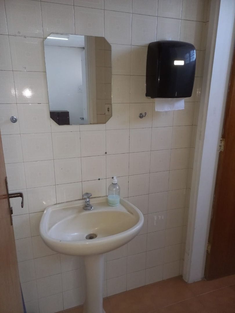 Imagens do imóveis Salão Sobreloja com excelente espaço, bem localizado, com 2 wc, balcão e cozinha, muito clean.