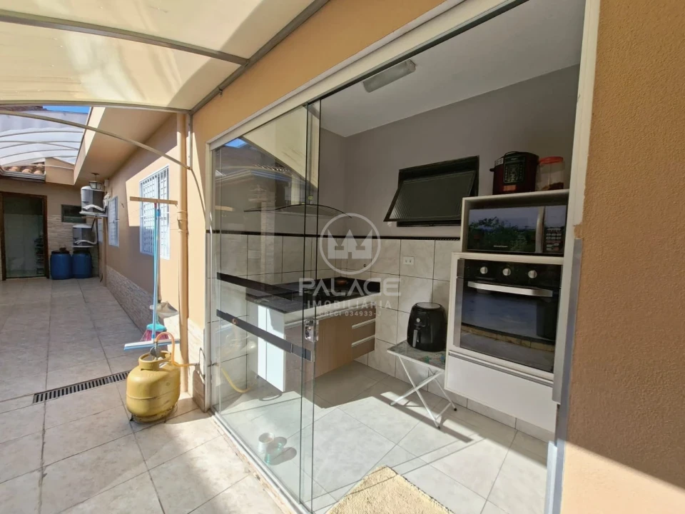 Casa a venda no kobayat libano