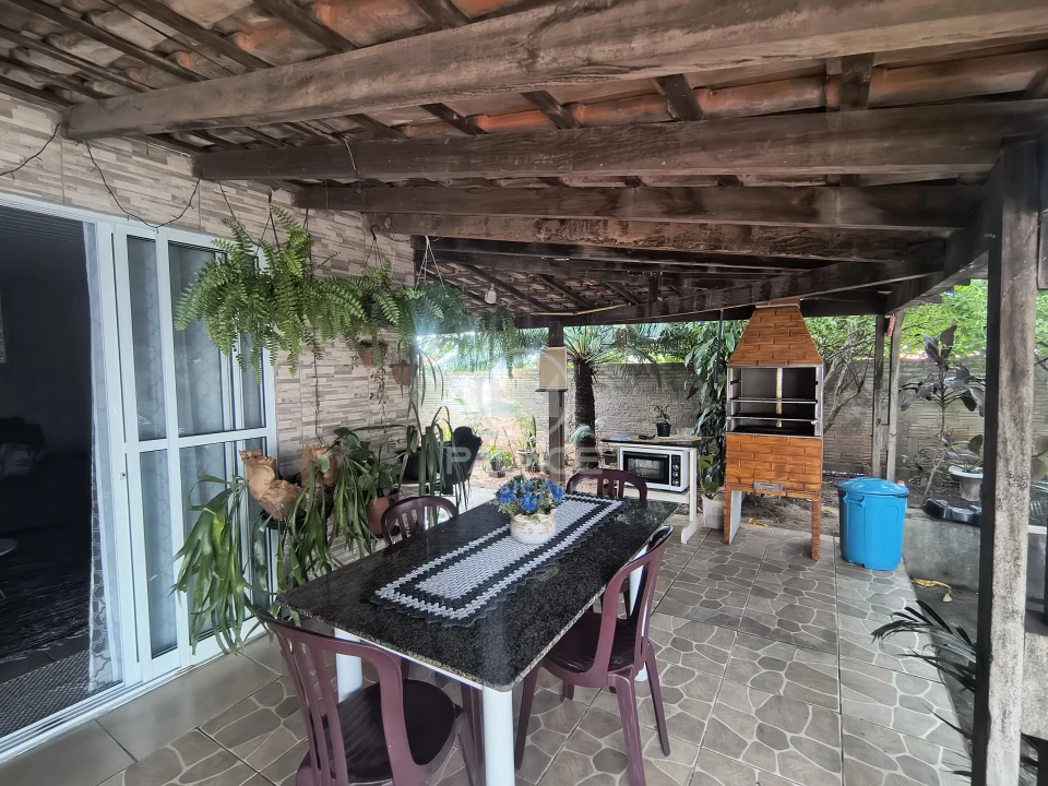 Casa  de esquina excelente á venda na Balbo