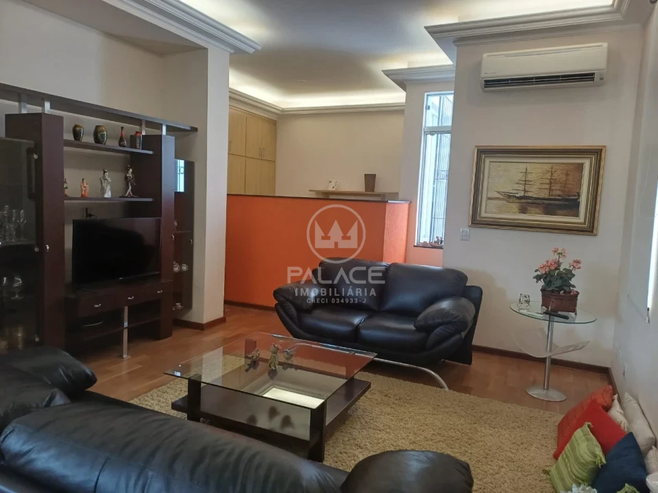 CASA A VENDA NO BAIRRO CASTELINHO