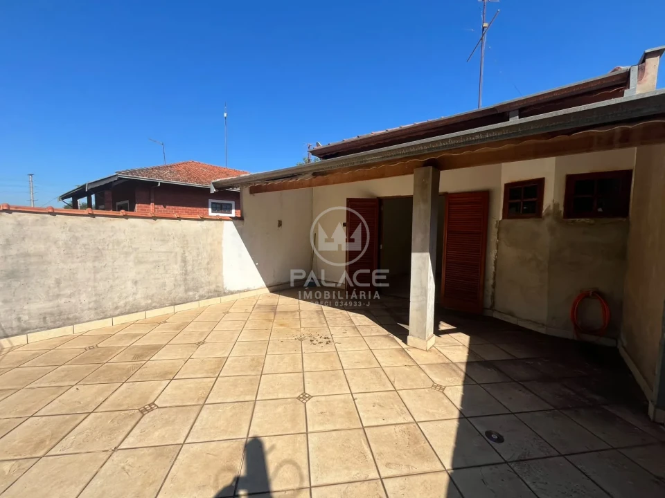Casa para alugar, 3 quartos, sendo 1 suíte, 2 vagas, no Santa Rosa em Piracicaba / SP