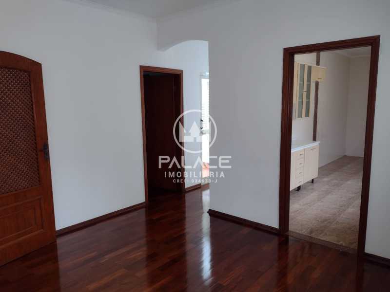 Imagens do imóveis Casa de rua -  / Residencial / Vila Grego