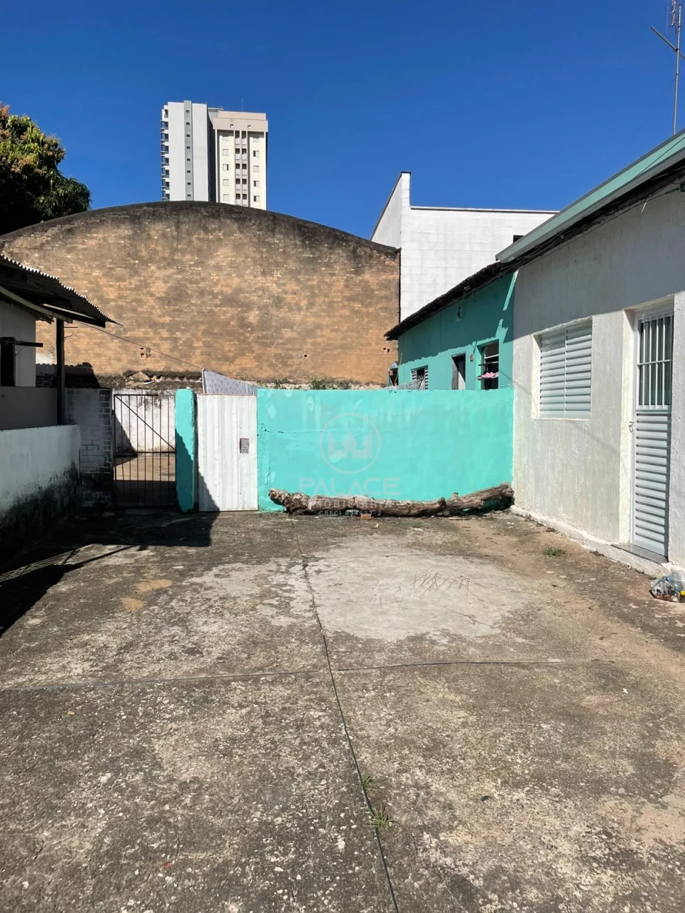 vende 7 quitinetes e 2 comercial, no mesmo terreno. Excelente investimento