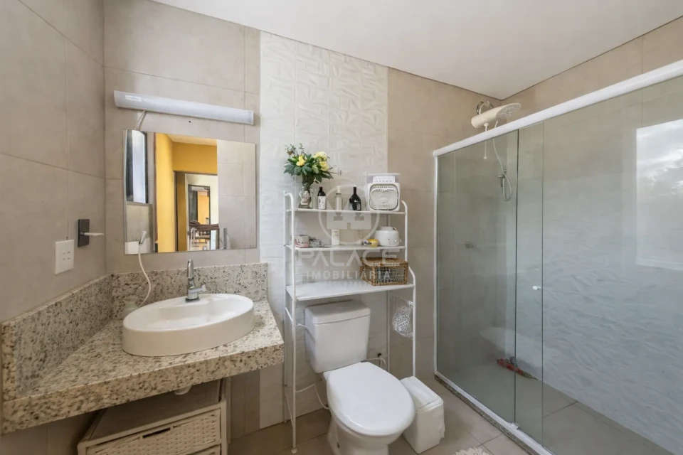 CASA RESIDENCIAL / LOCACAO / 3 QUARTOS / PISCINA /  DOIS CORREGOS