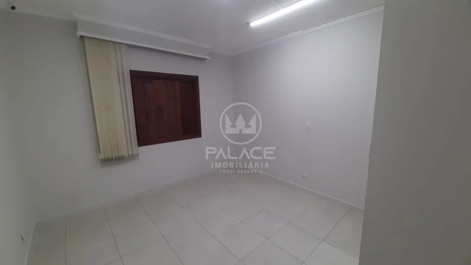 CASA PARA LOCAÇÃO /  3 QUARTOS / 5 VAGAS DE GARAGEM /COMERCIAL /  RESIDENCIAL