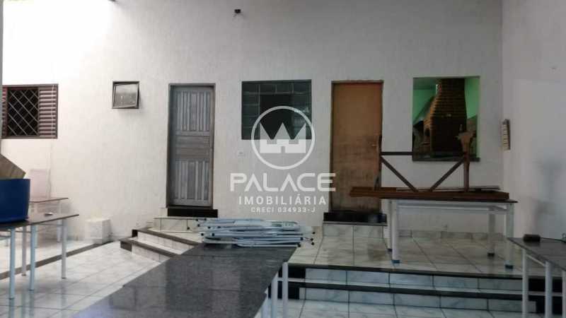 Imagens do imóveis Barracão -  / Comercial / Santa Terezinha