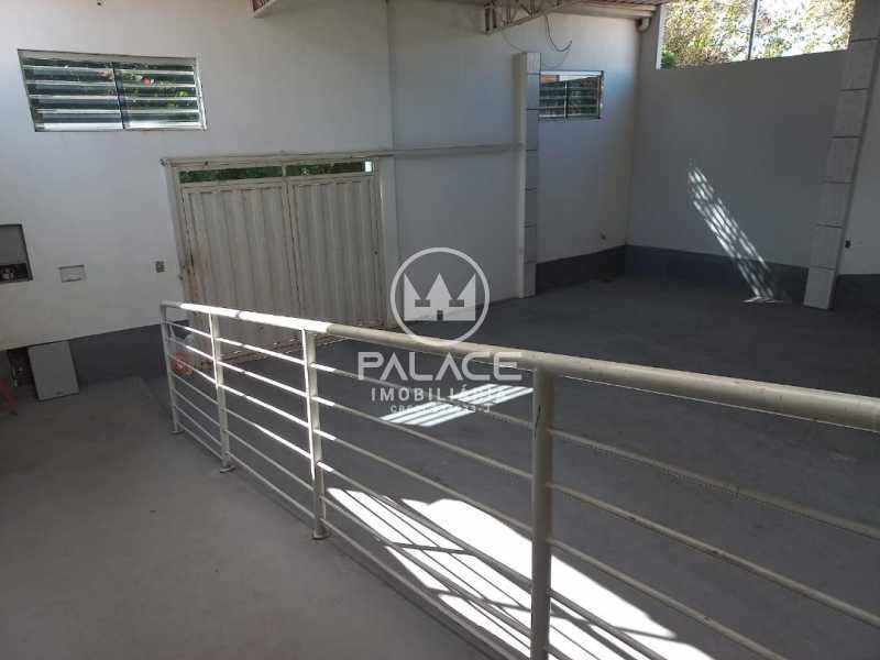 Imagens do imóveis Barracão -  / Comercial / Santa Terezinha