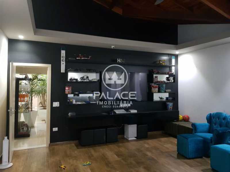 Casa alto padrão a venda no Condomínio Colinas de Piracicaba. Para pessoas de bom gosto. 6 suítes, 610m² de construção e 1.110m² de terreno - RS 